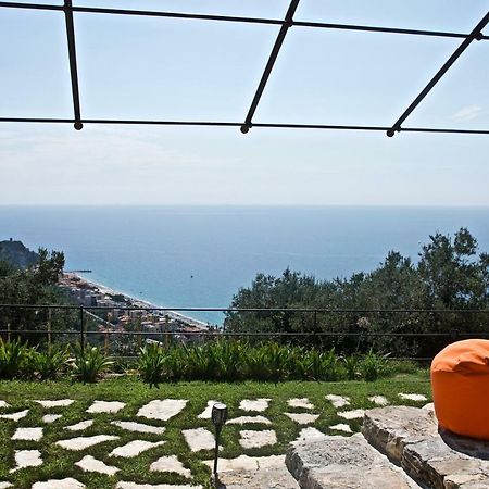 Casa Vacanze A Lea L'Ua Финале Лигуре Экстерьер фото